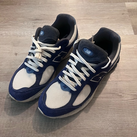 New Balance 2002R (Navy/Cream) - Picture 2 of 6